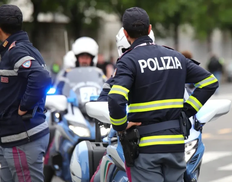 Divisa Polizia di Stato: regole, norme e tatuaggi al concorso
