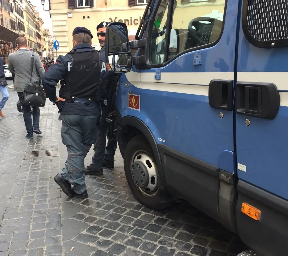 Graduatoria Polizia di Stato 2025: soglie, punteggi e posti